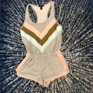 Adorable romper!  Elastic waistband to help define your waist.